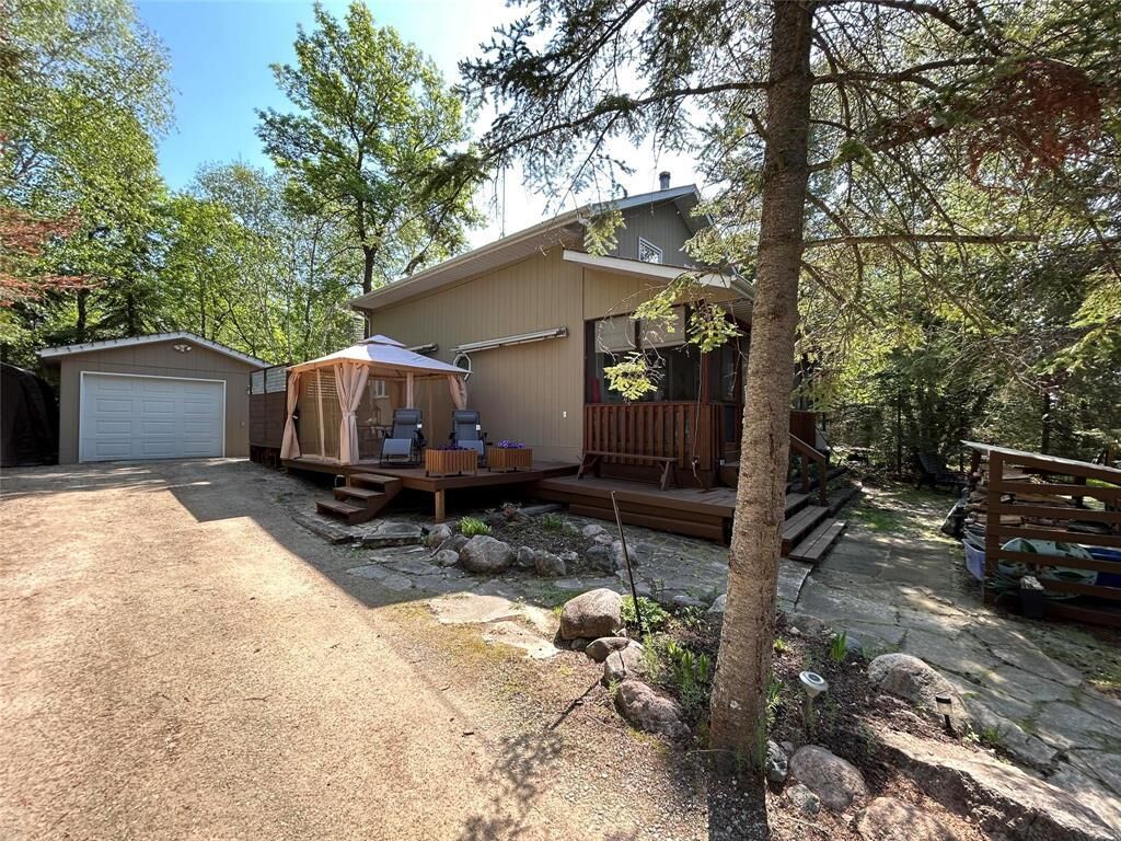 Property Photo:  80 Sherwood Street  MB R0E 0C0 
