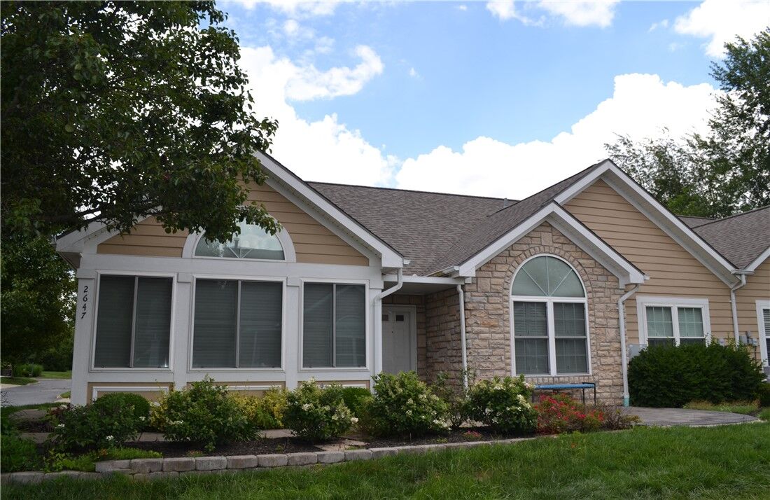 Property Photo:  2647 Prestwick Village Circle Circle  OH 45503 