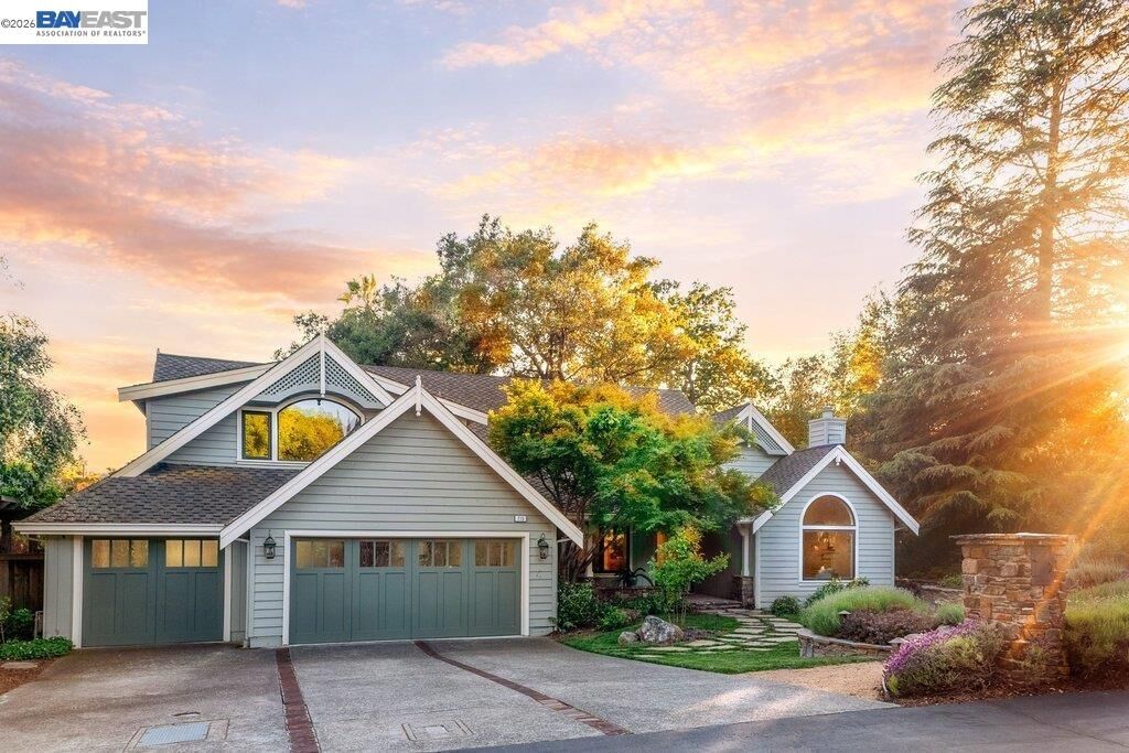 Property Photo: 715 Fair Oaks Dr CA 94507