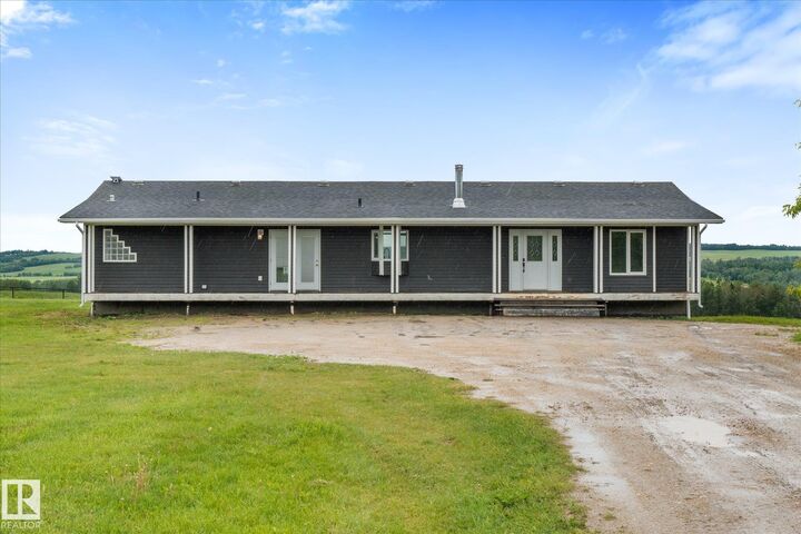 Property Photo: 8223 Twp Road 590 AB T0E 1N0
