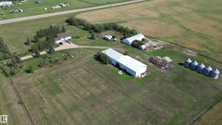 Property Photo: 9839 115 Avenue AB T7P 1P5