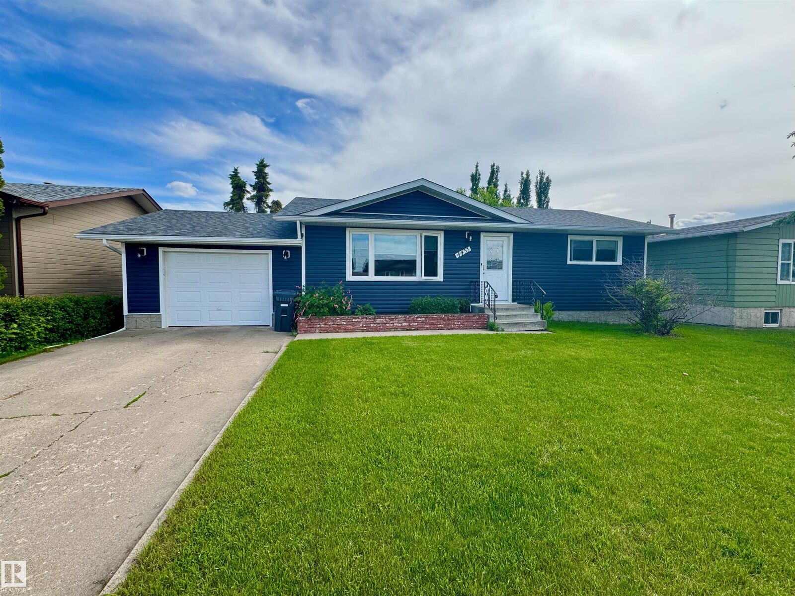 Property Photo:  4433 48 Avenue  AB T0A 3A3 