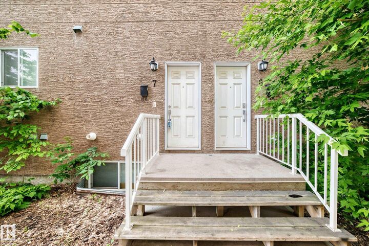 Property Photo:  11913 103 Street NW 7  AB T5G 2J4 