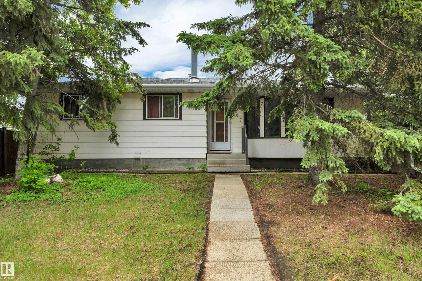 Property Photo:  107 Corinthia Drive  AB T9E 4K5 
