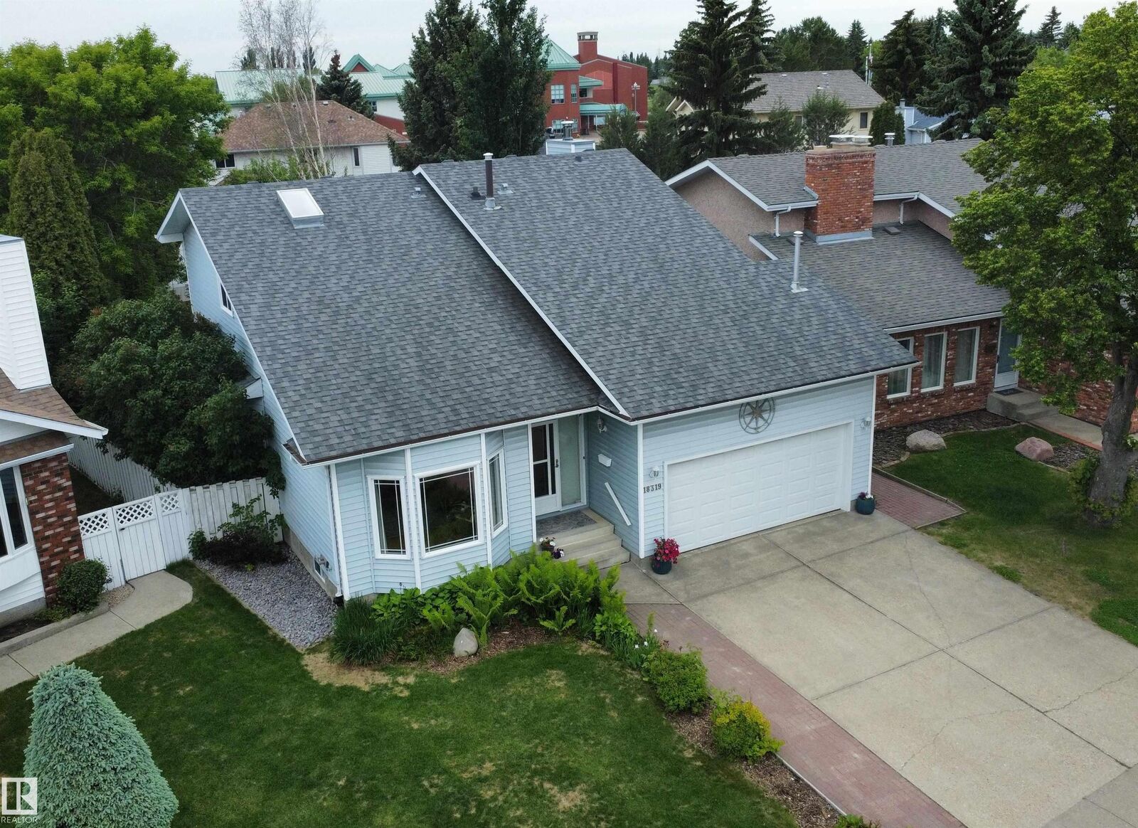 Property Photo:  18319 58 Avenue NW  AB T6M 1V9 