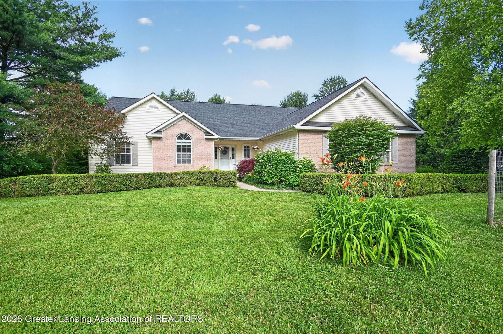 Property Photo: 1960 Deerwood Circle MI 48820
