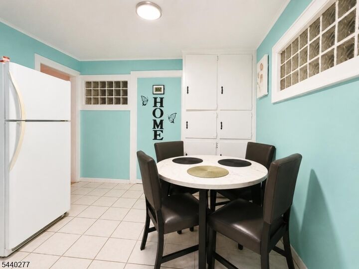 Property Photo:  522 Saddle River Rd Apt 1 Apt1  NJ 07663 