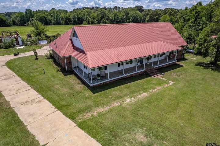 Property Photo: 432 County Road 3204 TX 75783