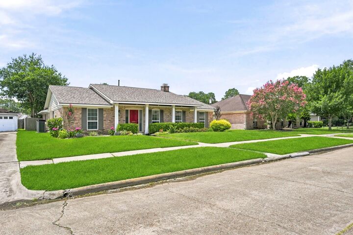 Property Photo: 6131 Yarwell Drive TX 77096