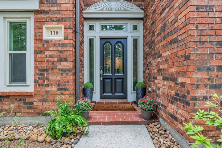 Property Photo: 118 Quiet Oak Circle TX 77381