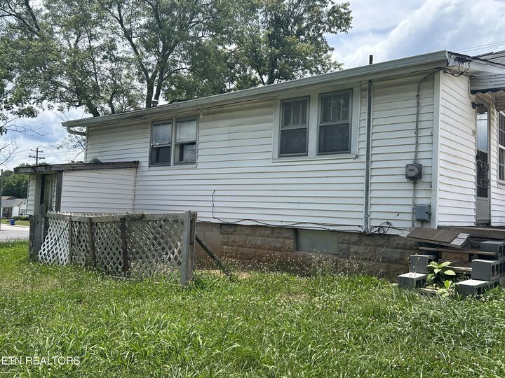 Property Photo: 921 Fowler St TN 37716