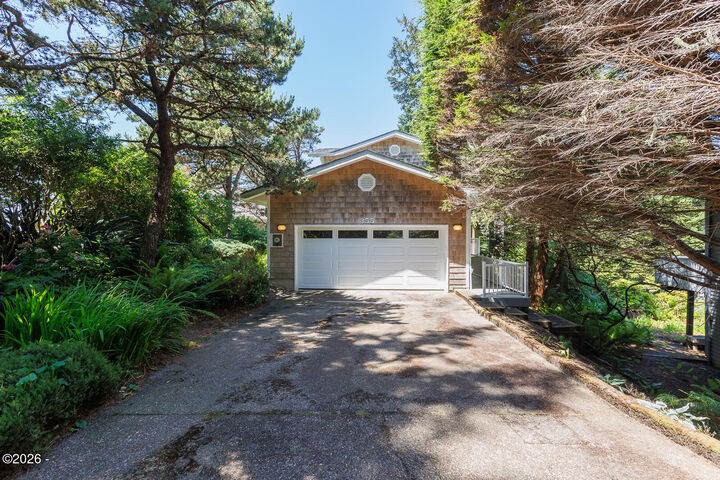 Property Photo:  355 Midden Reach  OR 97341 