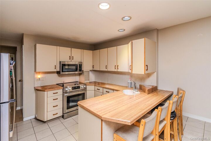 Property Photo:  34 Scarborough Lane A  NY 12590 