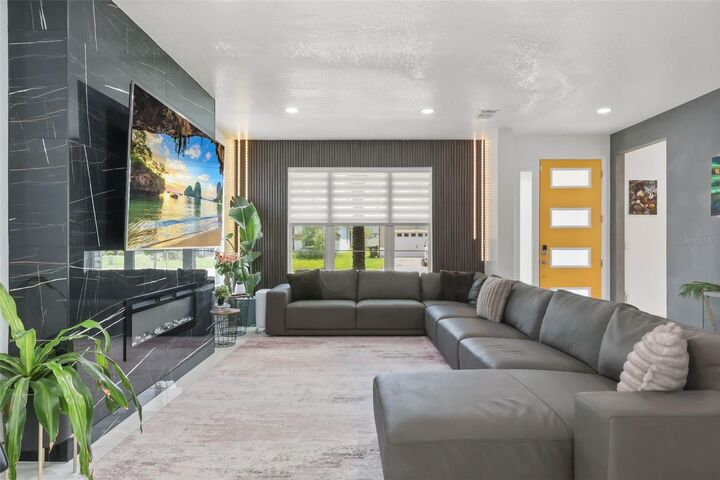 Property Photo:  2518 Empress Drive  FL 34741 