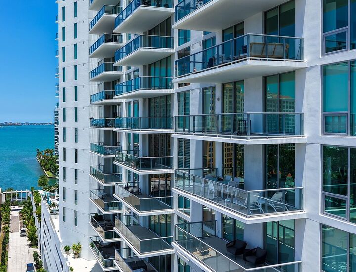 Property Photo:  301 Quay Commons 1007  FL 34236 