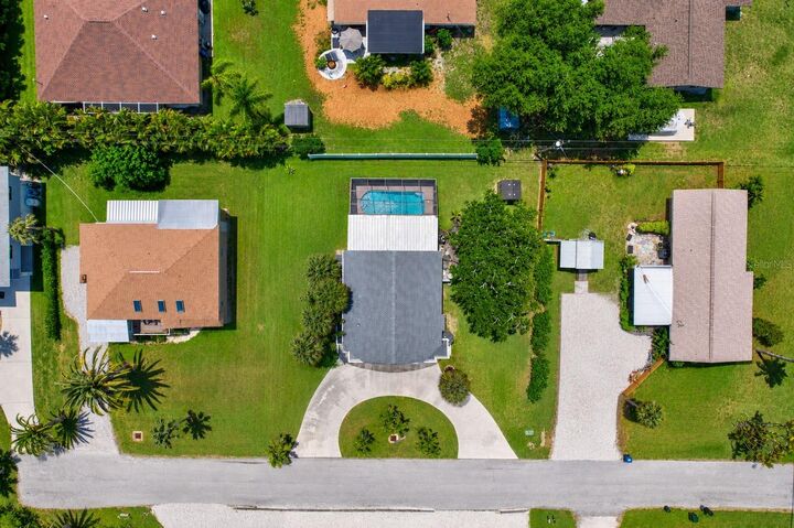 Property Photo:  1194 Linden Road  FL 34293 
