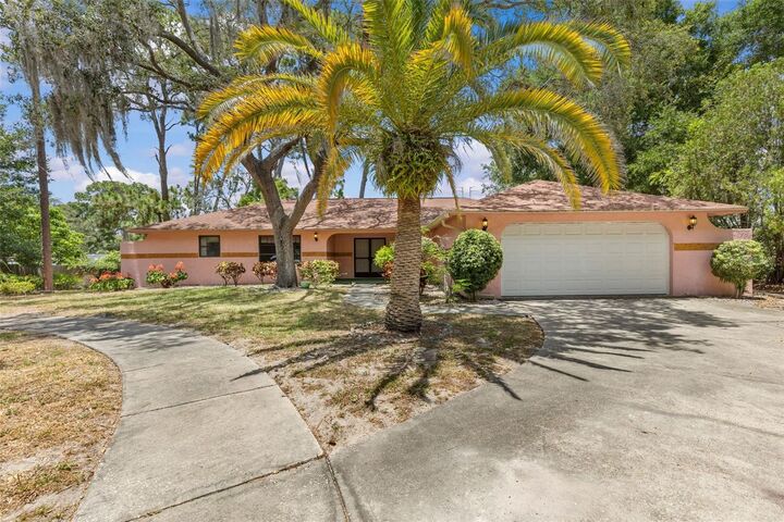 Property Photo: 505 Village Oak Drive FL 34689