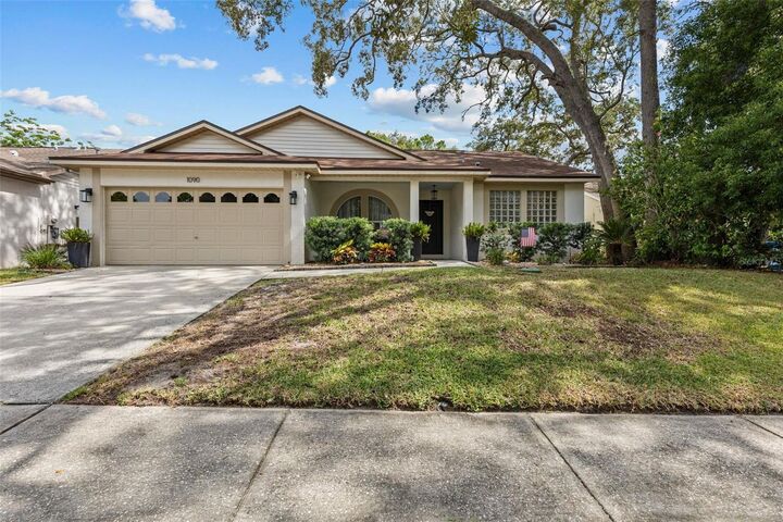 Property Photo:  1090 Rolling Oaks Avenue  FL 34689 