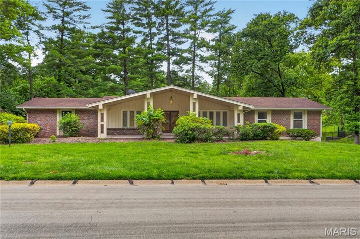 Property Photo:  12470 Villa Hill Lane  MO 63141 