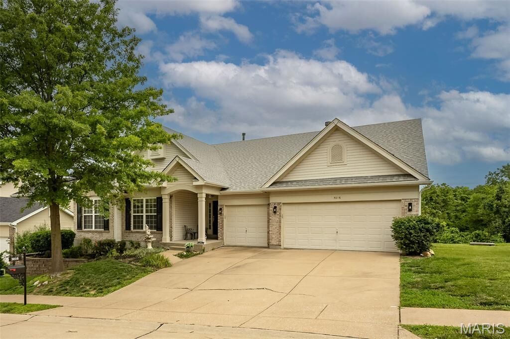 Property Photo:  3016 Kingsridge Manor Drive  MO 63129 
