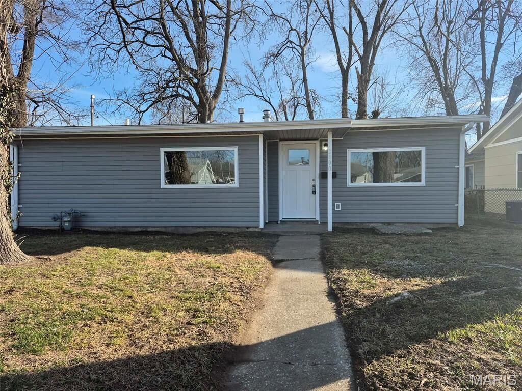 Property Photo: 2800 Birch IL 62040