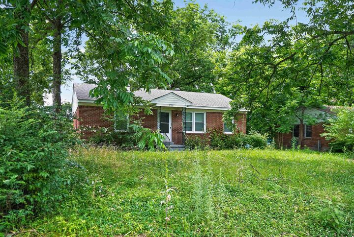 Property Photo: 1703 Corning Ave TN 38127