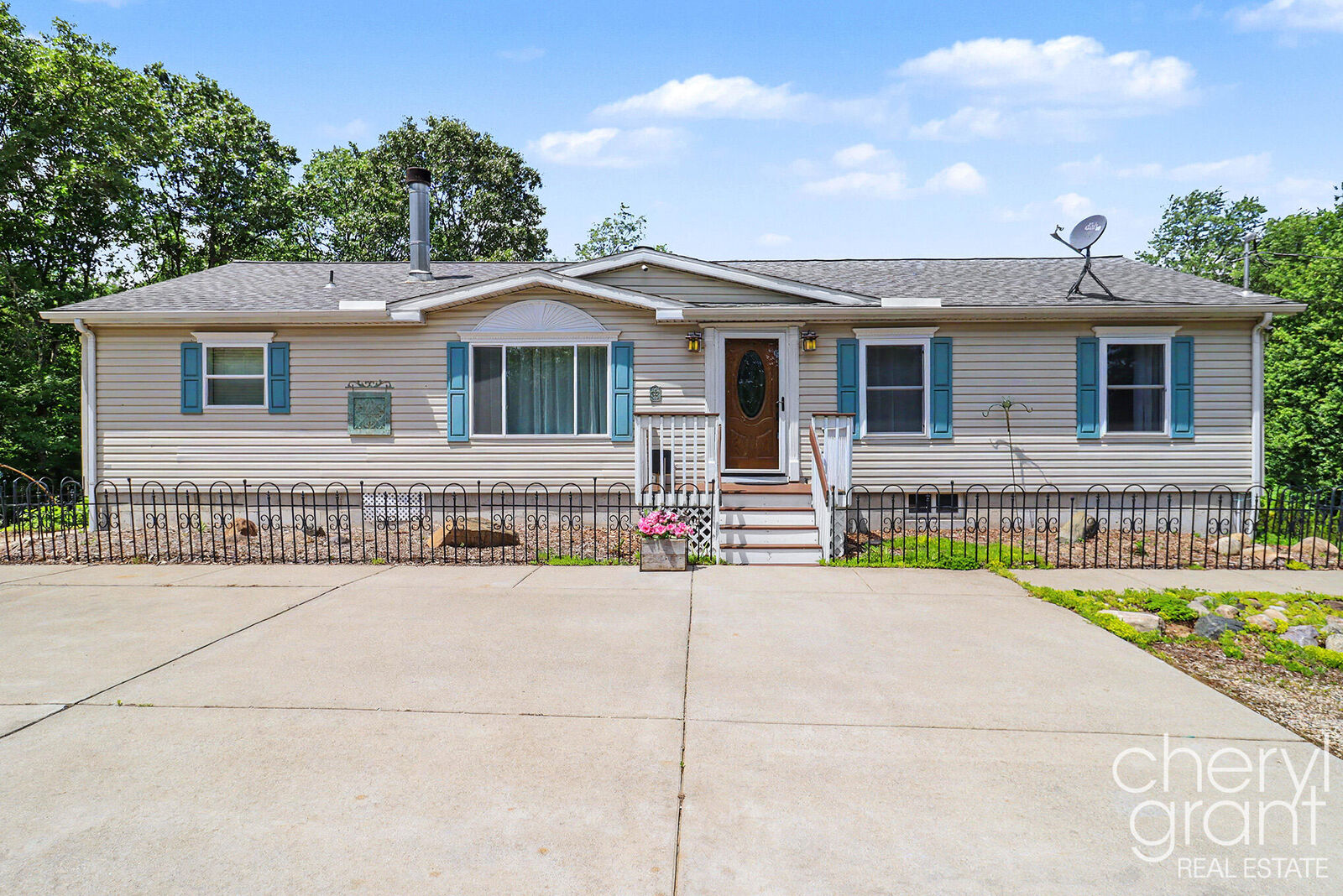 Property Photo: 4103 170th Avenue MI 49336