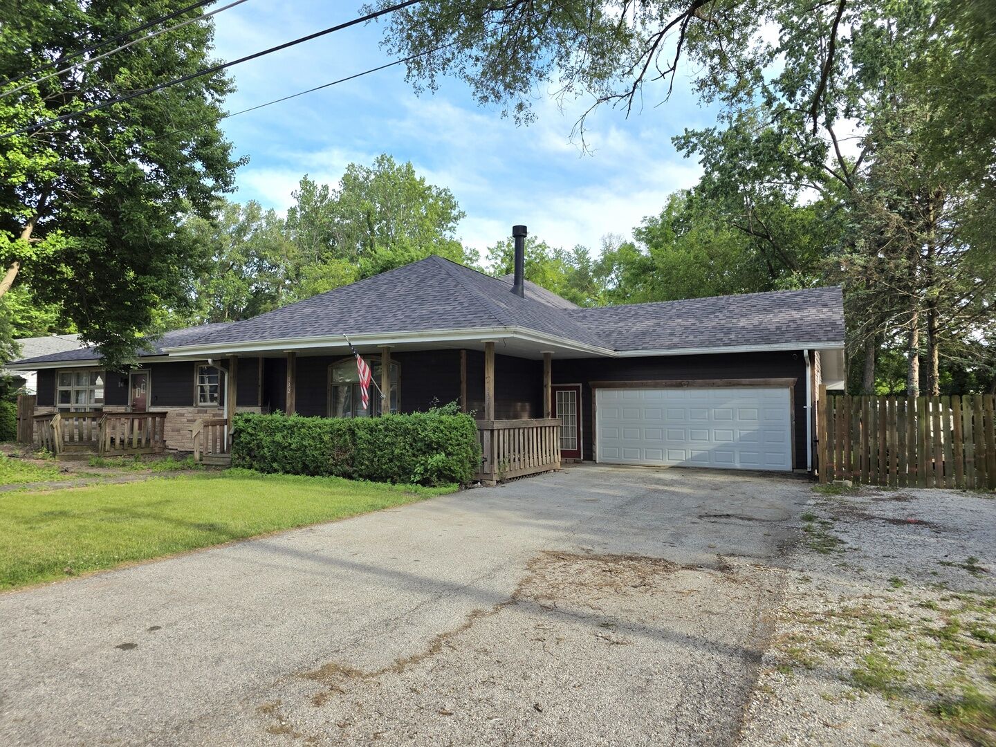 Property Photo:  132 W 4th Avenue  IL 60451 