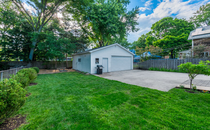 Property Photo:  714 Chestnut Street  IL 60015 