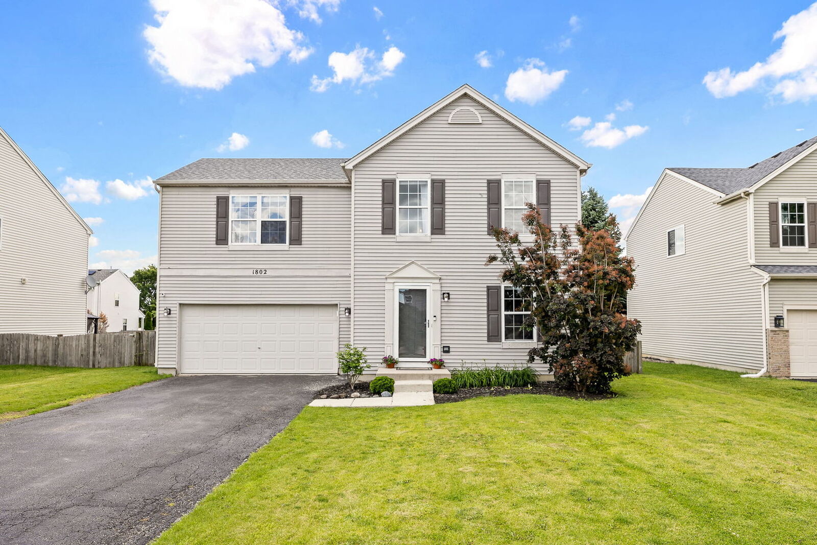 Property Photo:  1802 Blue Ridge Drive  IL 60586 