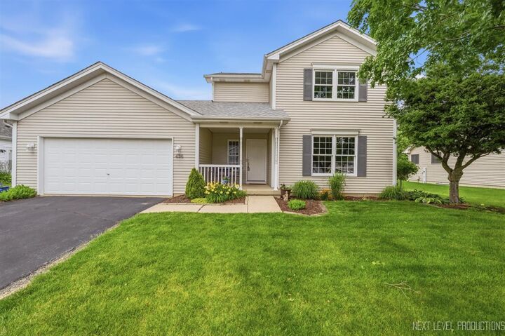 Property Photo: 436 Banbury Avenue IL 60119