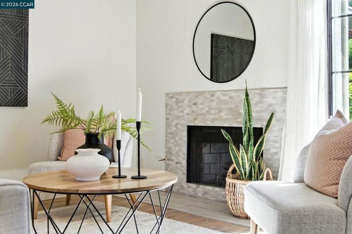 Property Photo: 1660 San Luis Rd CA 94597-3145