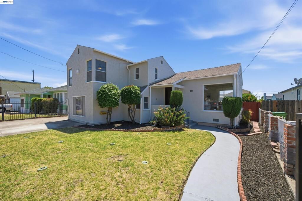Property Photo: 10517 Voltaire Ave CA 94603