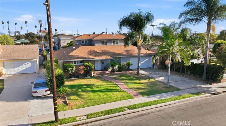 Property Photo:  1306 E 14th Street  CA 92701 