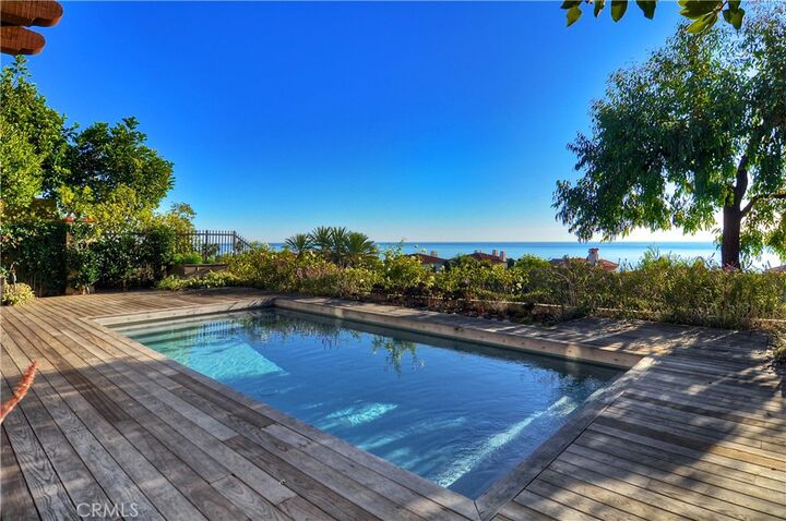 Property Photo:  8 Twilight  CA 92657 