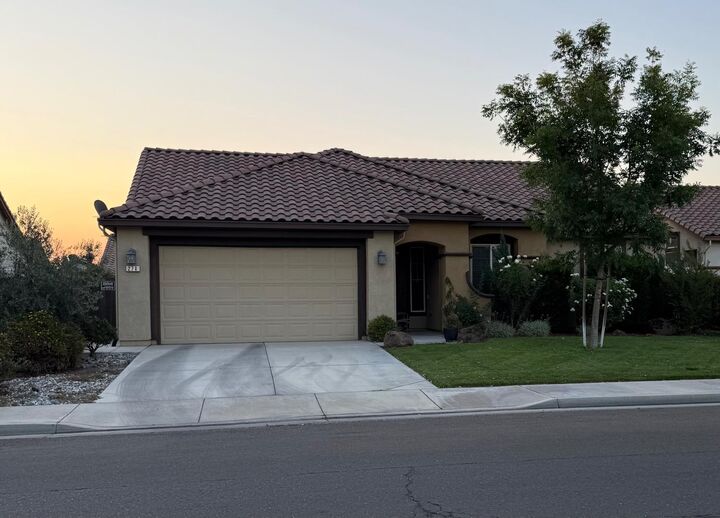 Property Photo: 274 North Street CA 93635