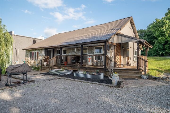 Property Photo: 102 Church St TN 37144