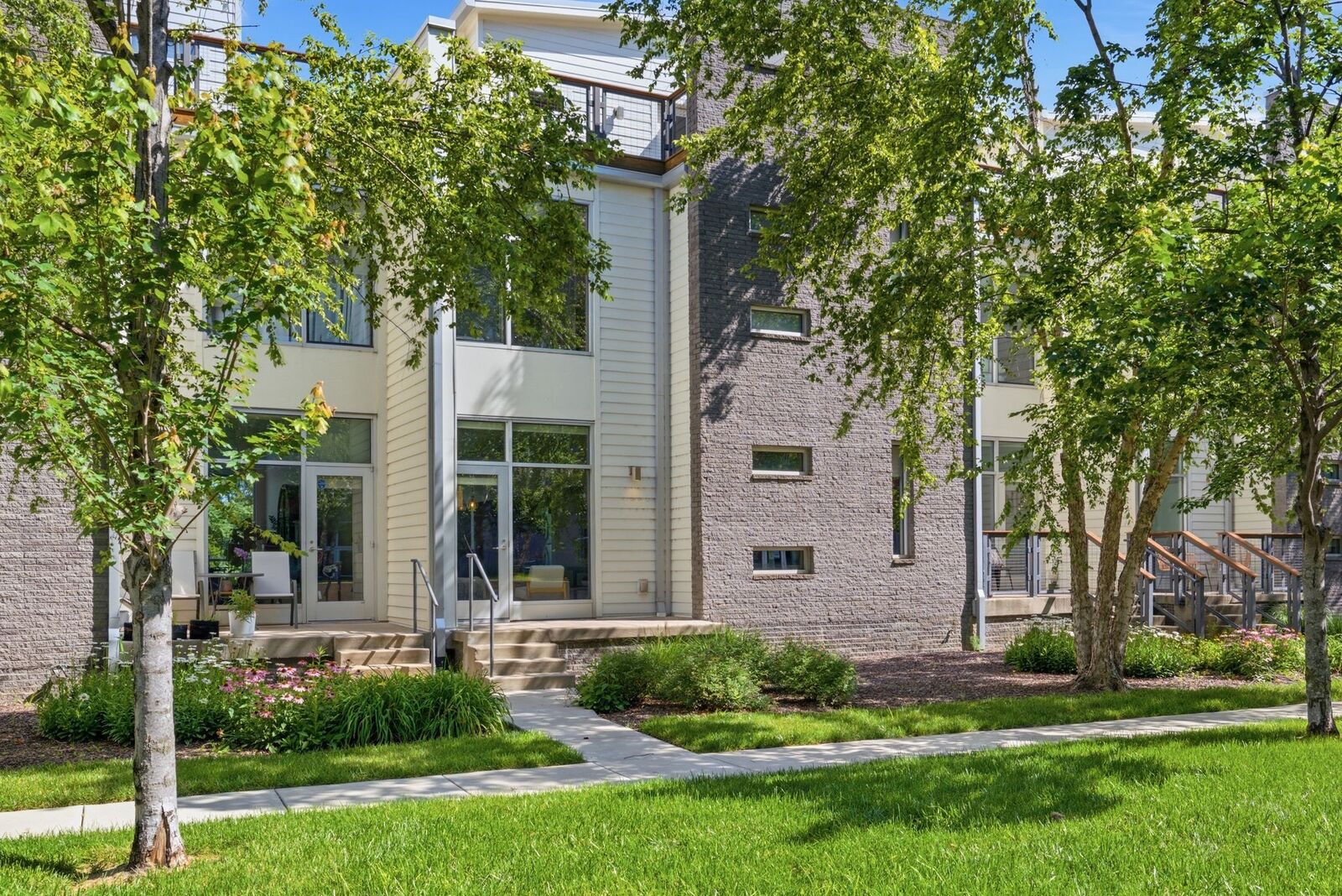 Property Photo:  712 Strickland Dr  TN 37206 