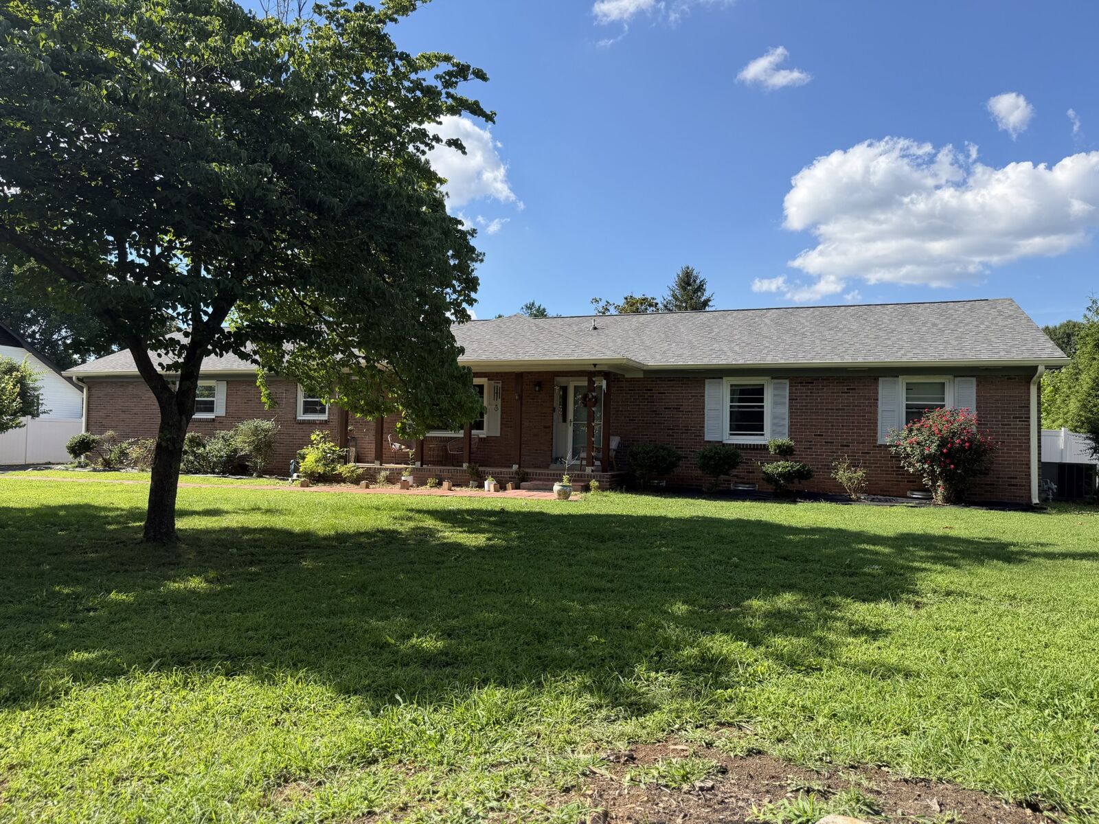 Property Photo:  5042 Creekside Dr  TN 37128 
