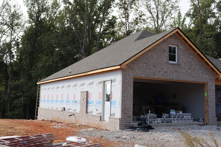 Property Photo: 1638 Hidden Creek Trl TN 37043