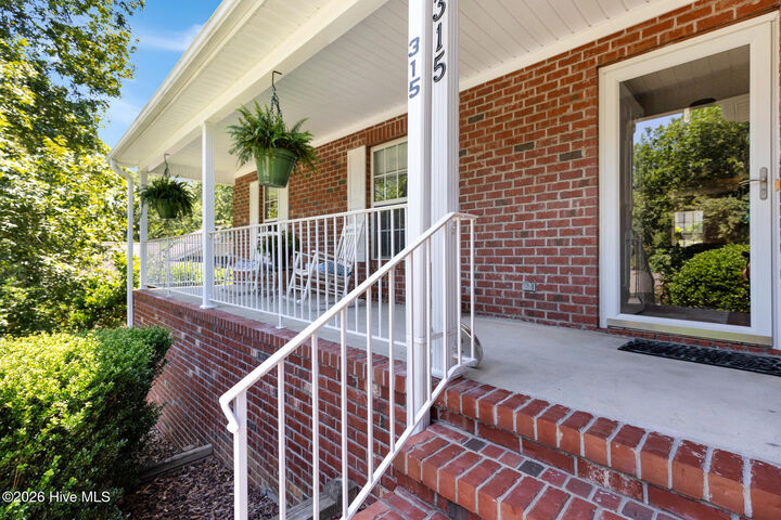 Property Photo: 315 Sandhills Circle NC 28374
