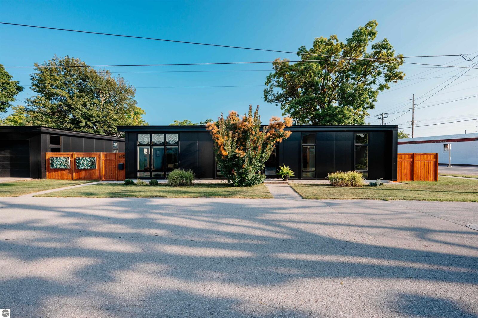 Property Photo:  610 Lake Avenue  MI 49686 