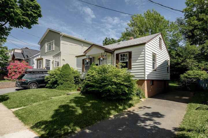 Property Photo:  6474 Roslyn Road  NS B3L 2M7 