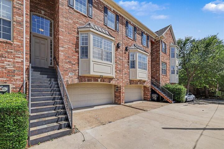 Property Photo: 2811 Welborn Street TX 75219