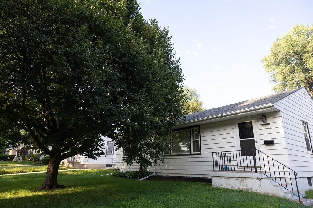 Property Photo:  3416 Pierce  IA 51104 