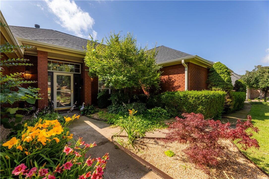 Property Photo:  3977 Chesapeake Street  AR 72762 