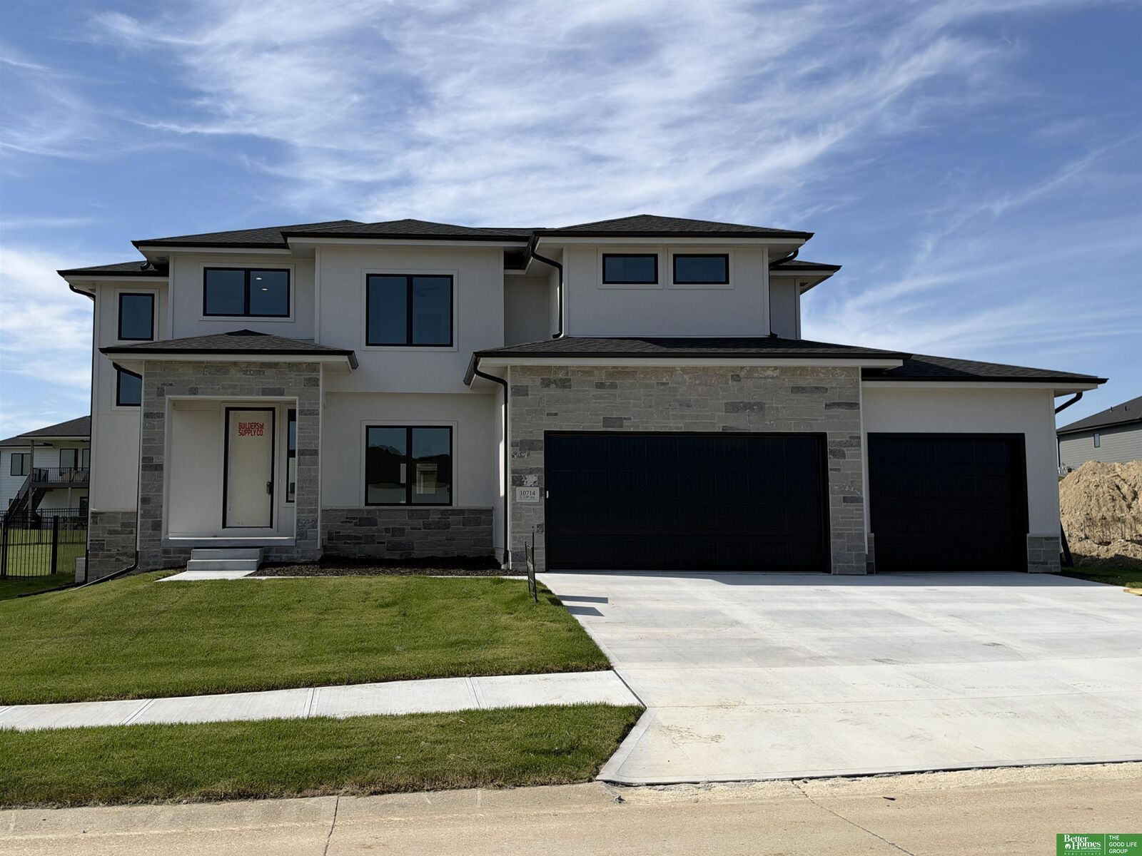 Property Photo:  10714 S 219th Avenue  NE 68028 