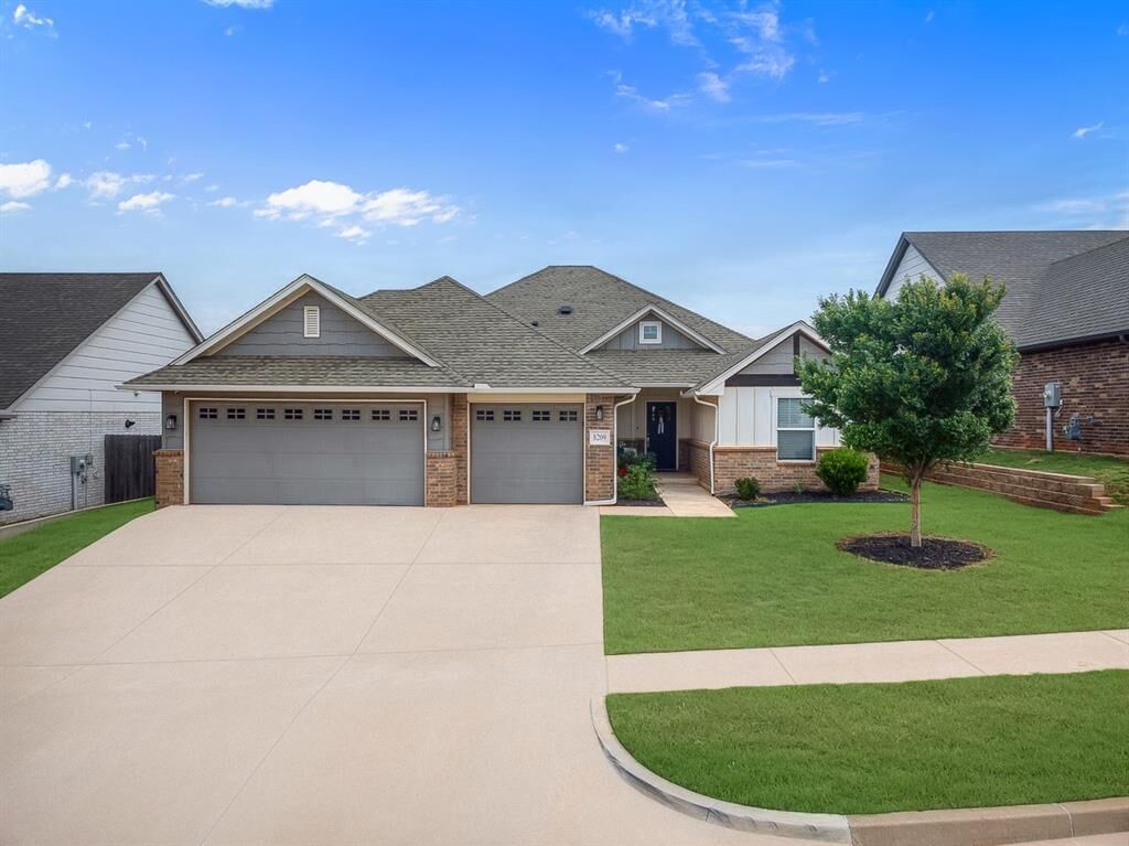 Property Photo: 8209 NW 151st Terrace OK 73013