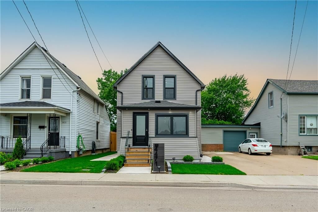 Property Photo: 4471 First Avenue ON L2E 4G1