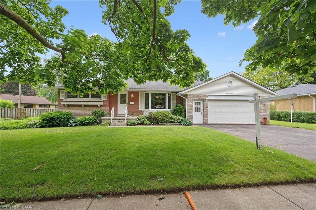 Property Photo:  77 Maywood Road  ON N2C 2A2 